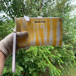 Michael Kors Phone Wallet